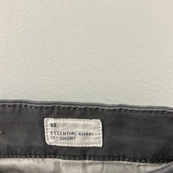 NWT Men's Khaki Shorts - Picture 3 of 5